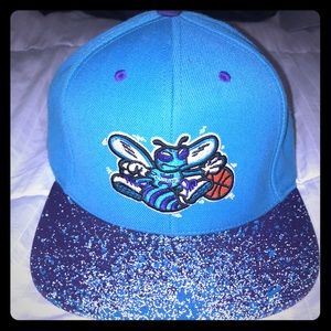 💥BRAND NEW WITH OUT TAGS NEVER WORN 💥 HORNETS